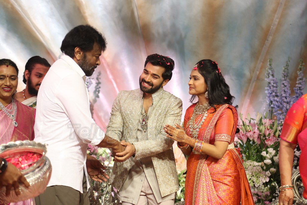 Celeb Buzz at Bandla Ganesh Family Function